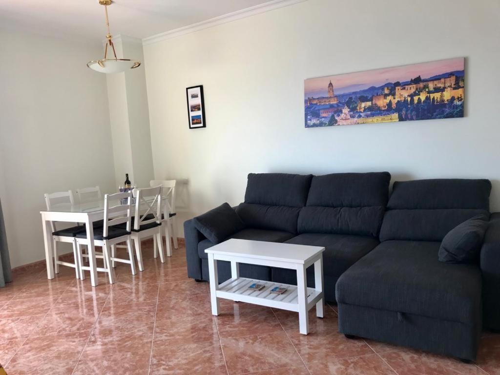 Appartamento La Roca-Mediterraneo Views, 8Th Floor-New Kitchen- Pool- Parking-Air Conditioning, Ceiling Fans & Free Wifi Torremolinos Esterno foto